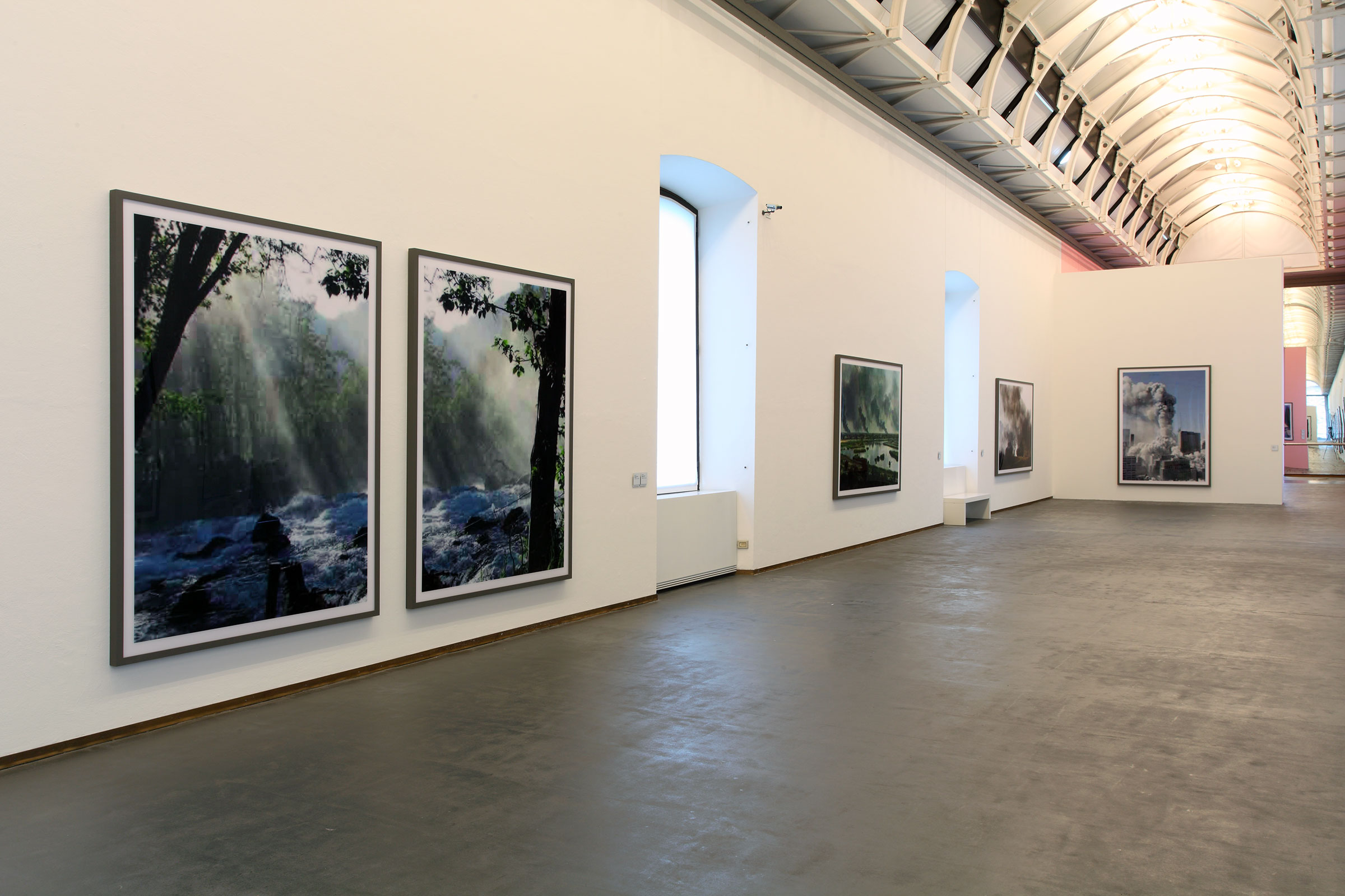 u0022Thomas Ruffu0022, installation view